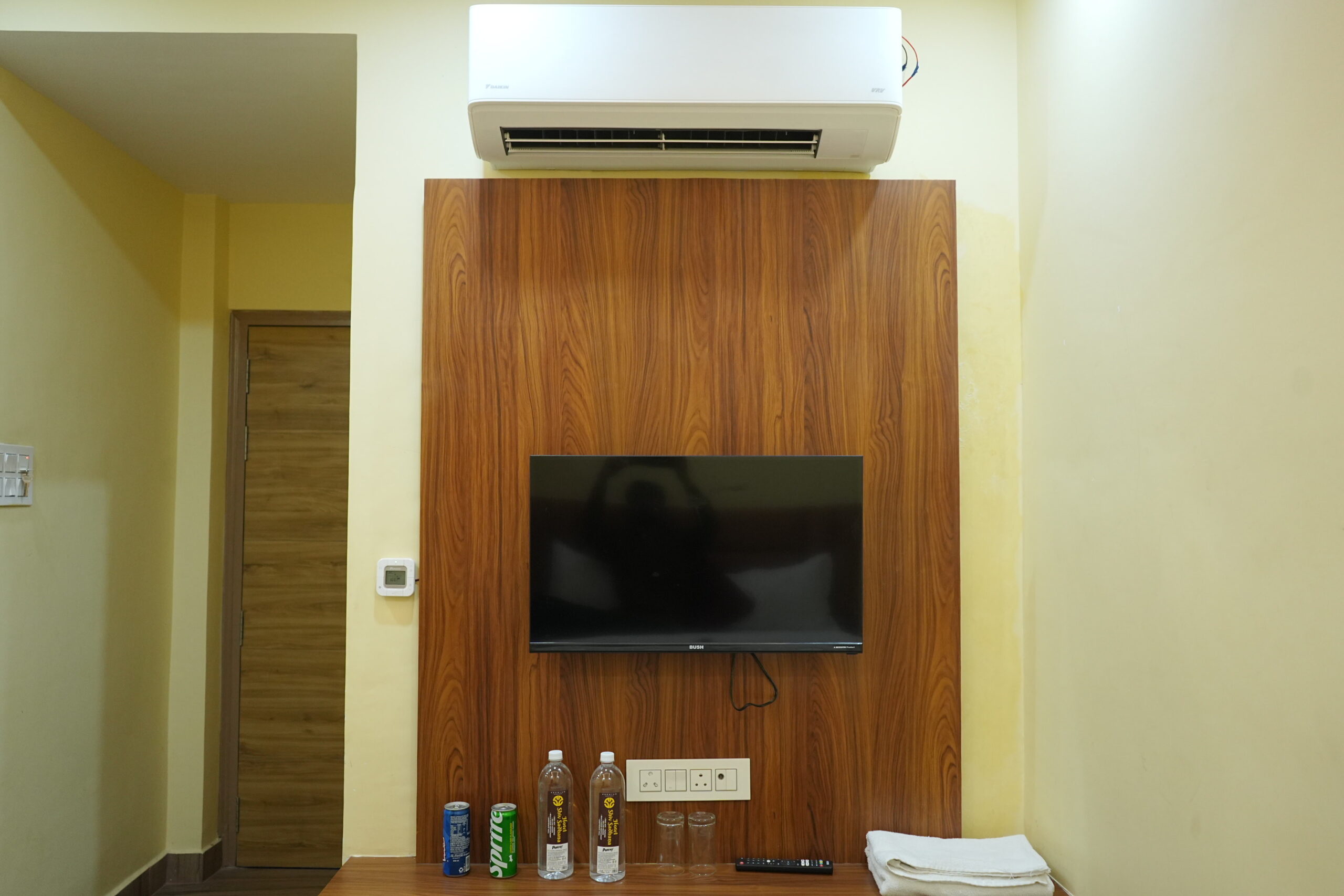 Deluxe Room Decor
